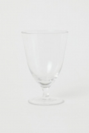 Glas mit Fuß 5.99 €