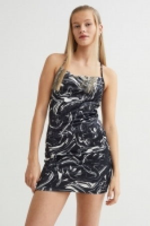 Figurbetontes Kleid 2.99 €