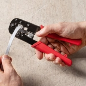 Abisolier- und Crimpzange 8.99 €