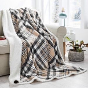 Coral-Sherpa-Decke 15.99 €