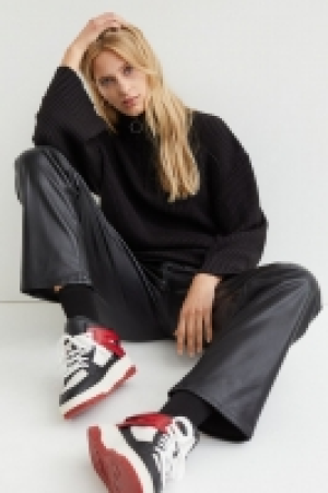 Gerippter Pullover mit Reißverschluss 13.99 €