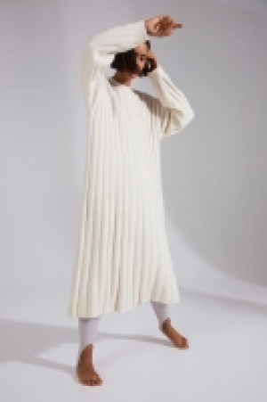 Geripptes Strickkleid 31.99 €