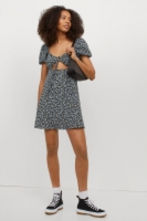 Kleid mit Puffärmeln 10.99 €