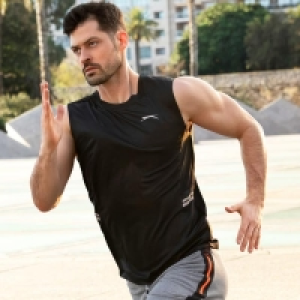 Herren-Muskelshirt mit reflektierendem Druck 5.09 €